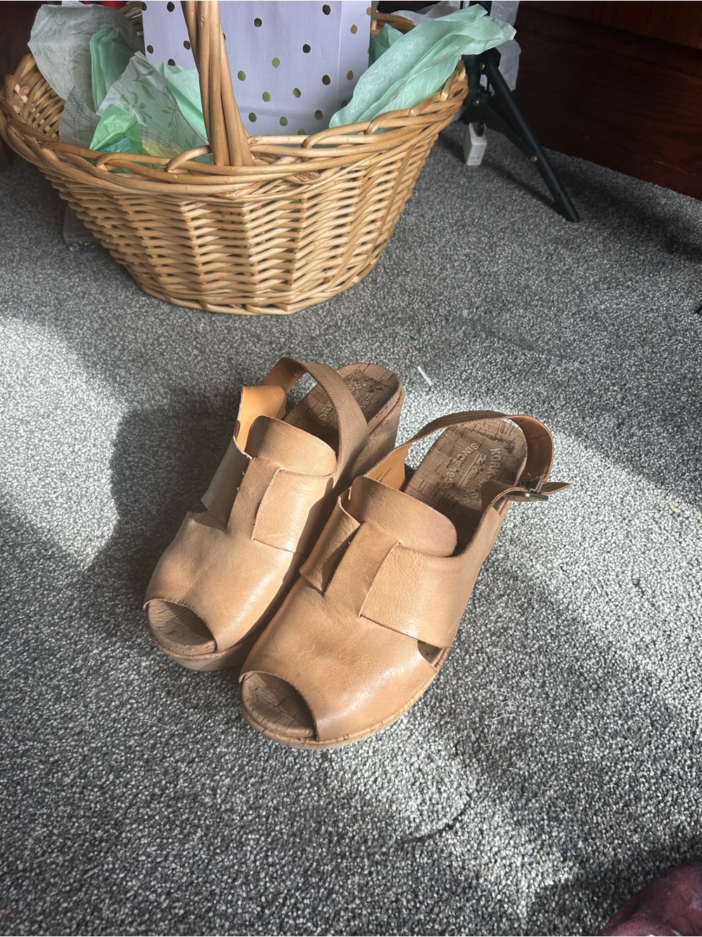 Leather Open-Toe Slingback Wedge Sandals - Tan